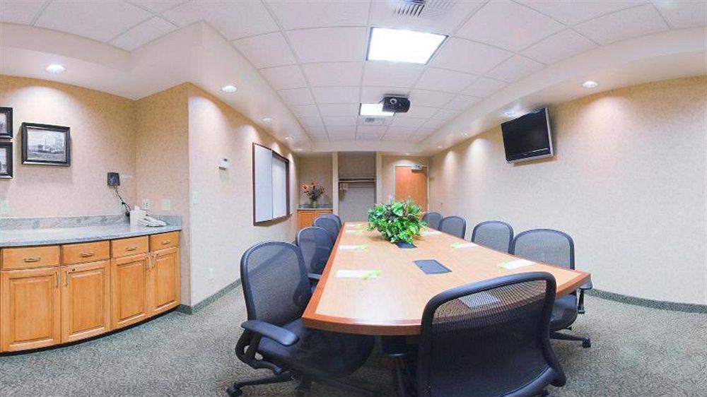 Holiday Inn Express & Suites Cheney By Ihg Екстериор снимка