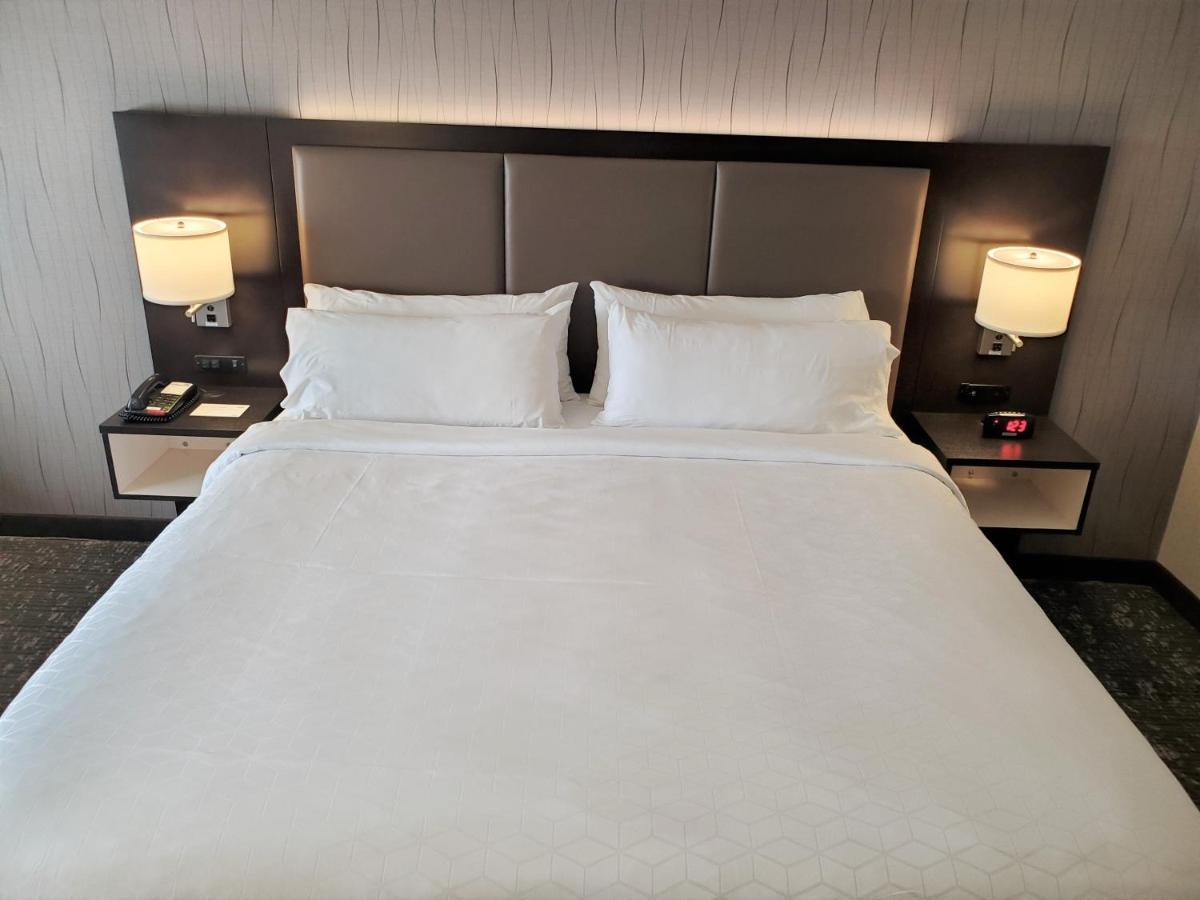 Holiday Inn Express & Suites Cheney By Ihg Екстериор снимка