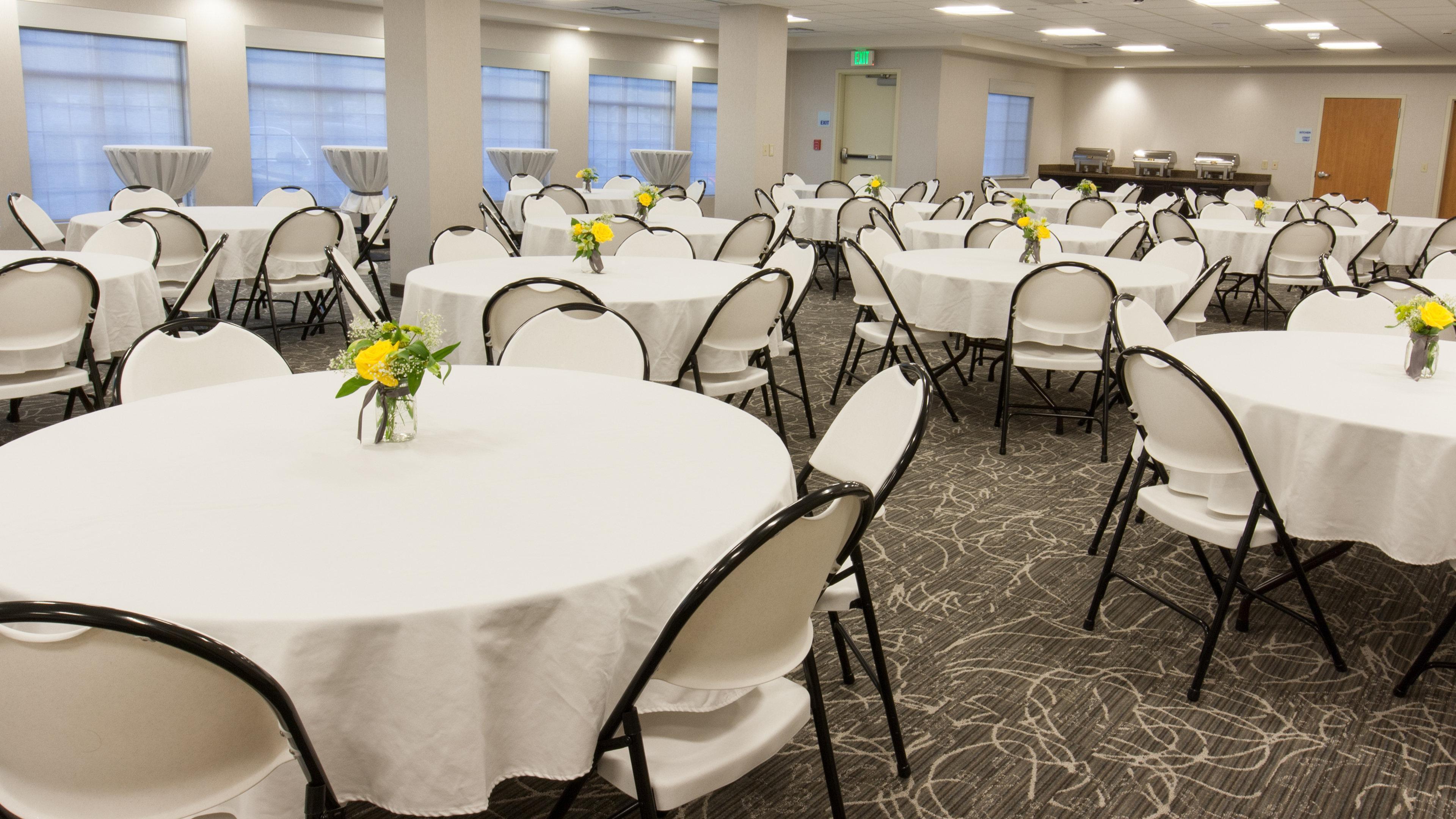 Holiday Inn Express & Suites Cheney By Ihg Екстериор снимка