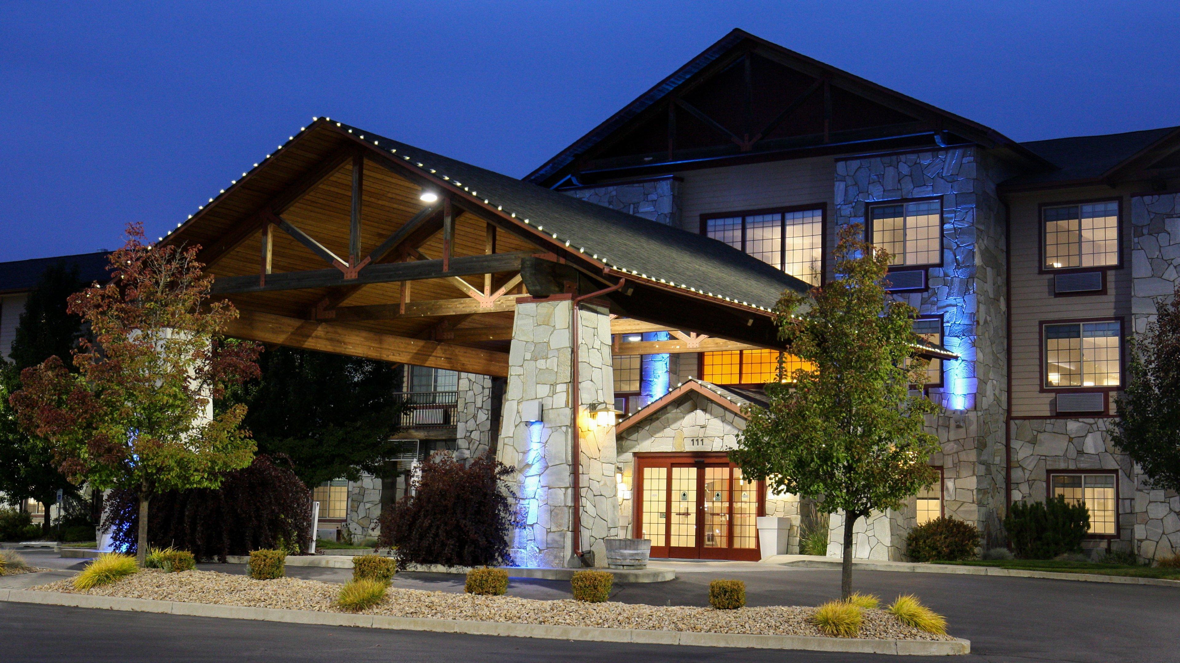 Holiday Inn Express & Suites Cheney By Ihg Екстериор снимка