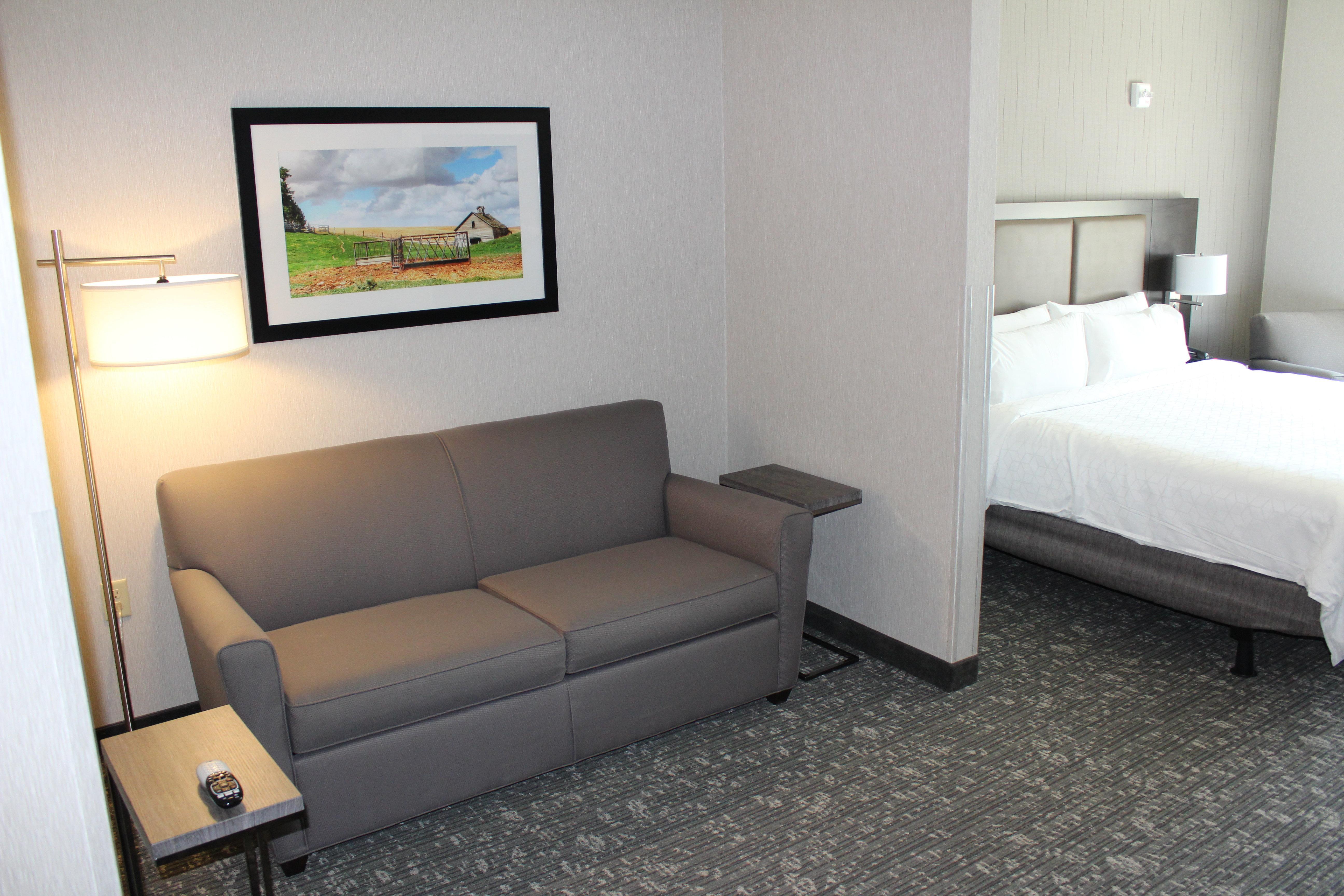 Holiday Inn Express & Suites Cheney By Ihg Екстериор снимка