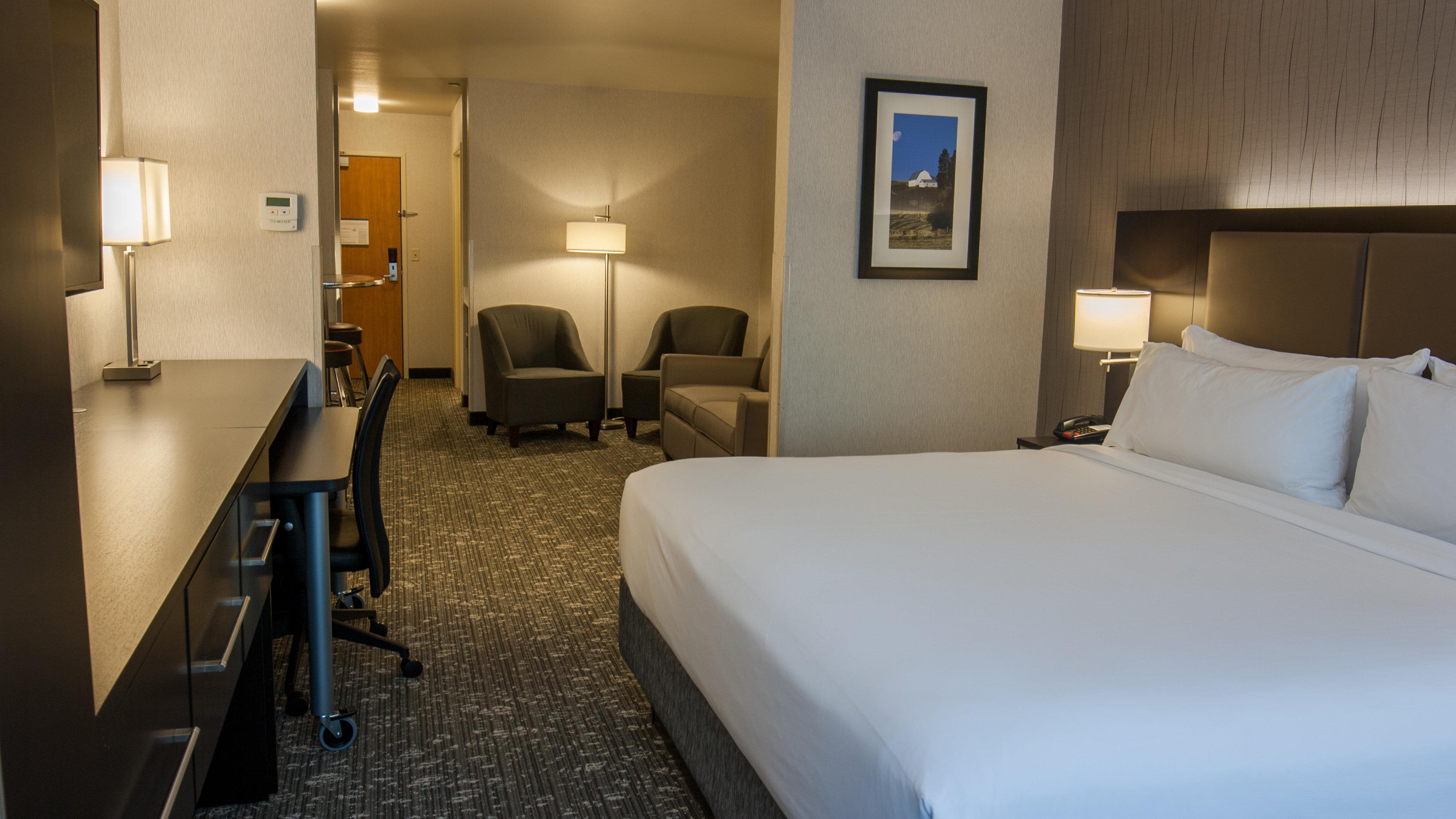 Holiday Inn Express & Suites Cheney By Ihg Екстериор снимка