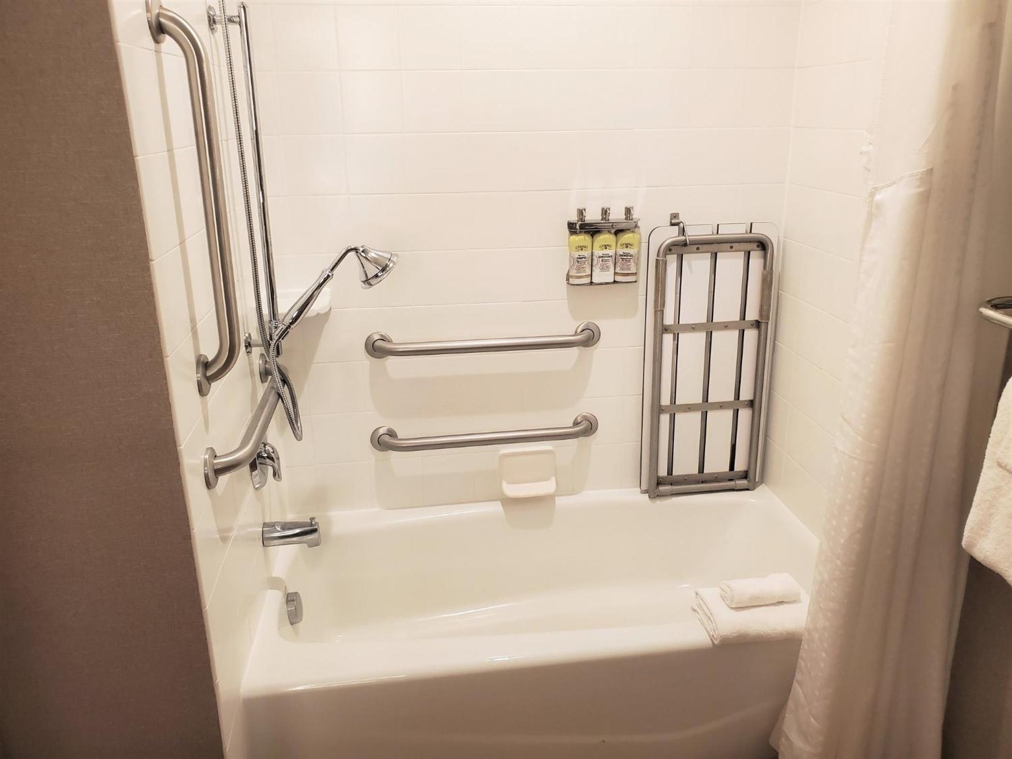 Holiday Inn Express & Suites Cheney By Ihg Екстериор снимка