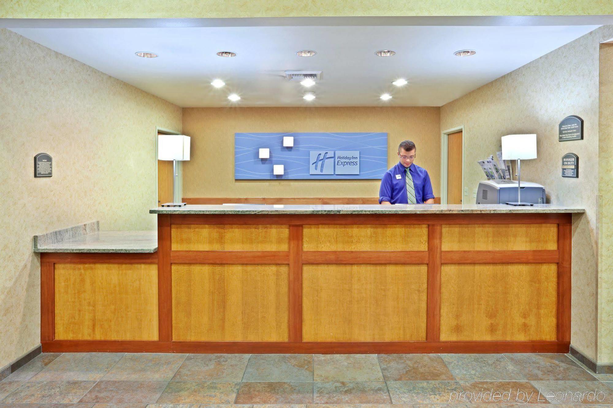 Holiday Inn Express & Suites Cheney By Ihg Екстериор снимка