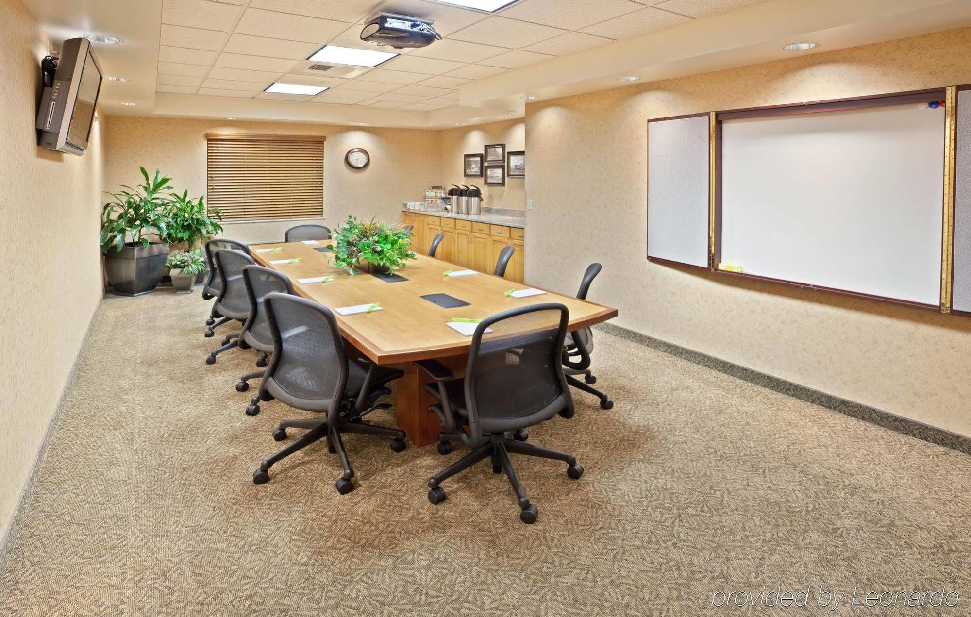 Holiday Inn Express & Suites Cheney By Ihg Екстериор снимка