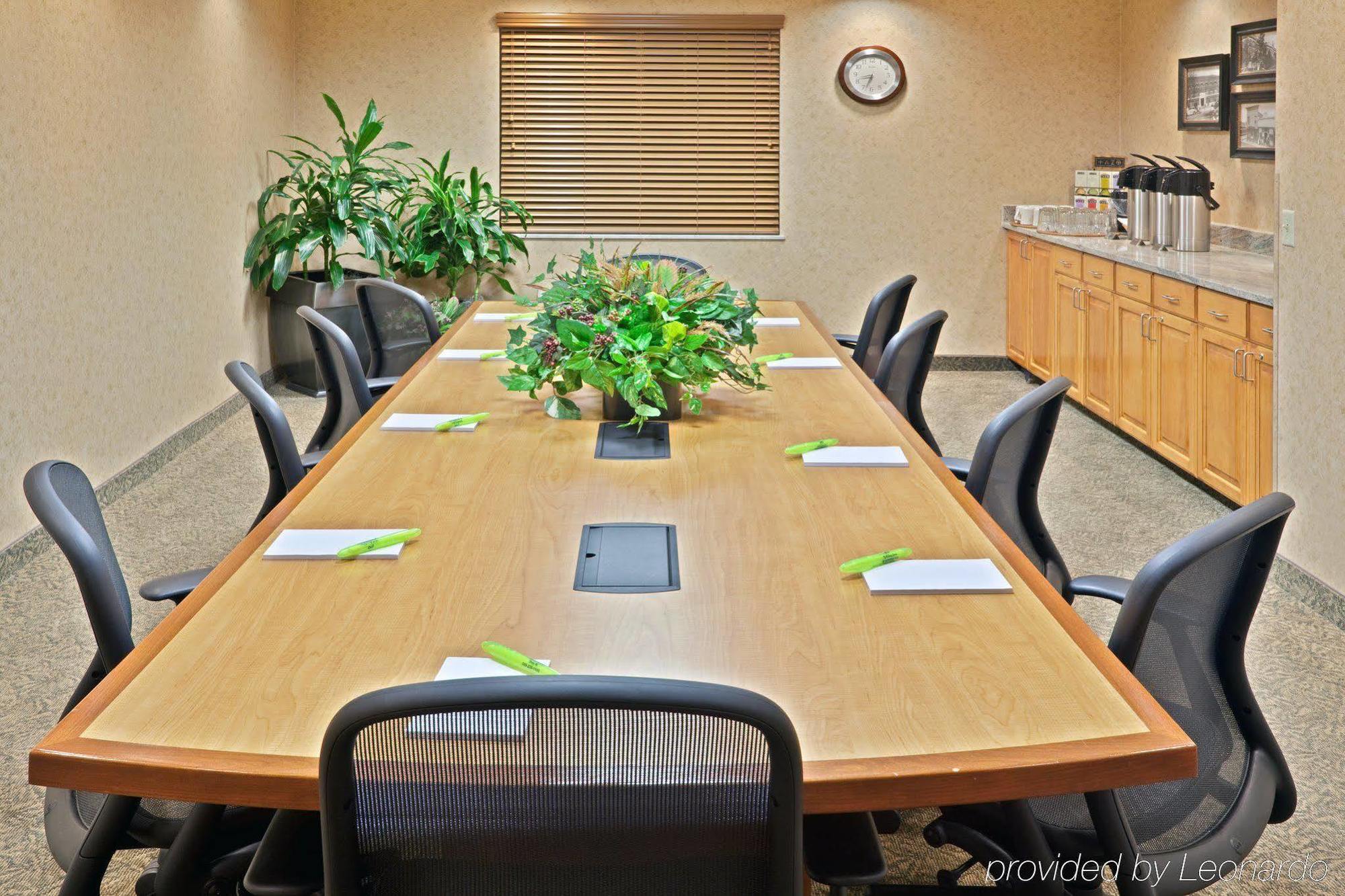 Holiday Inn Express & Suites Cheney By Ihg Екстериор снимка