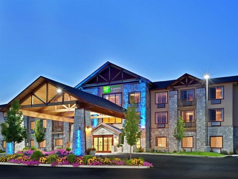 Holiday Inn Express & Suites Cheney By Ihg Екстериор снимка